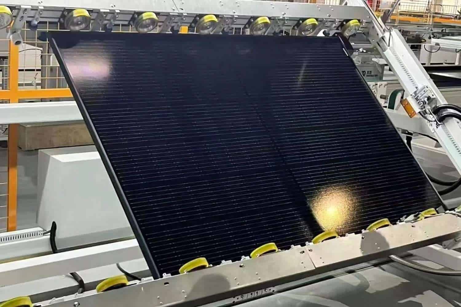 Los mejores paneles solares completamente negros para soluciones solares estéticas para el hogar.