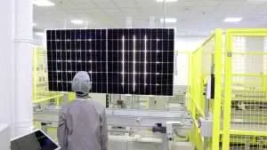 manufacturing-of-dual-glass-bifacial-solar-panels-couleenergy-solar-solutions
