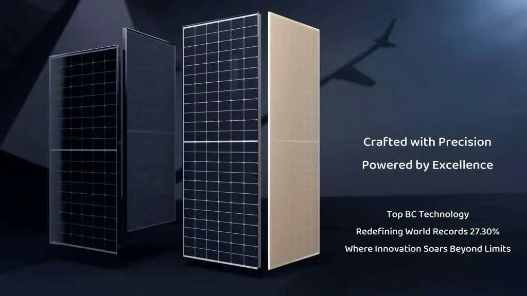 Modules solaires noirs haut de gamme pour l'intégration sur un toit solaire