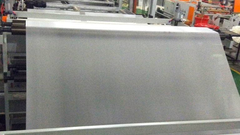 Protection des panneaux solaires : choisir entre EVA, POE et EPE pour les cellules HPBC