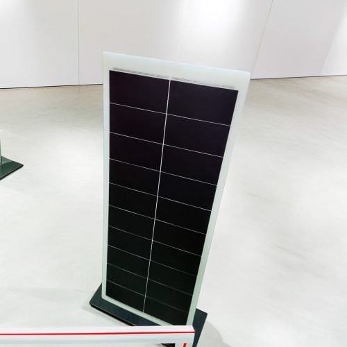 Power in Every Curve – Flexible 80W Back Contact Module