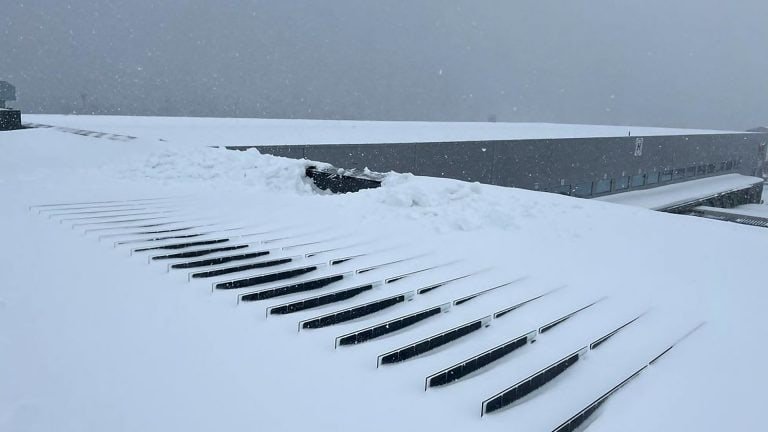 Principales amenazas a la vida útil de los paneles solares y cómo evitarlas