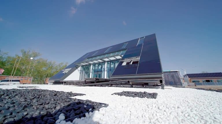 Cómo los BIPV convierten los edificios en centrales eléctricas, tecnología de contacto trasero