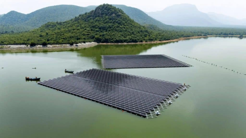 Schwimmende Solarpanelsysteme