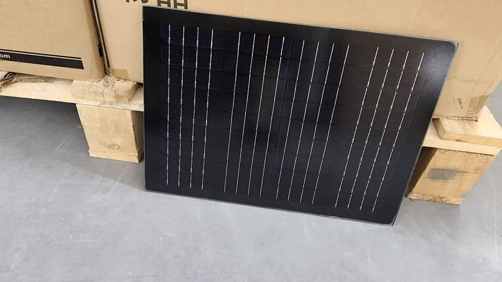 15-W-PERC-Solarmodul, klein, komplett schwarz, 12 V, kundenspezifisch, OEM/ODM