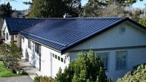 حلٌّ شمسيٌّ متميزٌ مُدمجٌ في المباني (BIPV) يمزج بسلاسة بين التصميم الأنيق والعصري وتقنية الطاقة الشمسية عالية الكفاءة