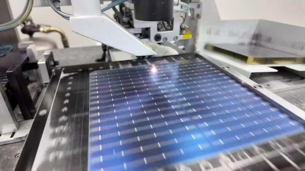 solar cell laser cutting for manufacturing custom solar panels