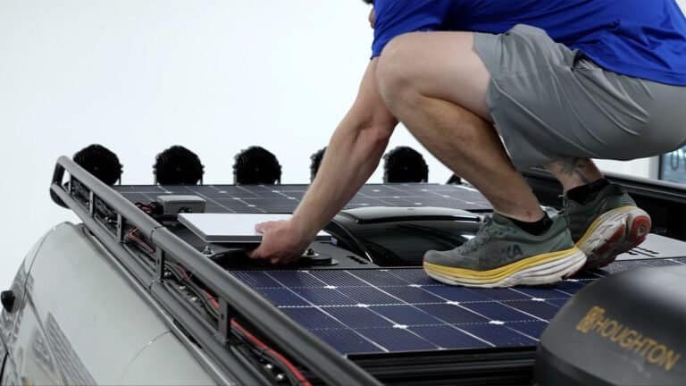 Diferencia entre paneles solares semirrígidos y rígidos