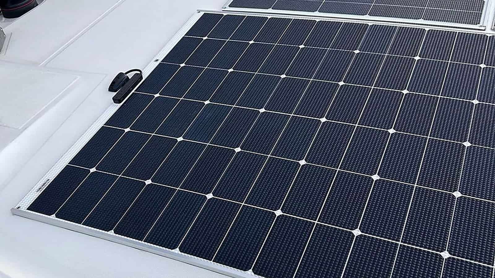 Можно ли приклеивать гибкие солнечные панели из ETFE + BC непосредственно к крыше?
